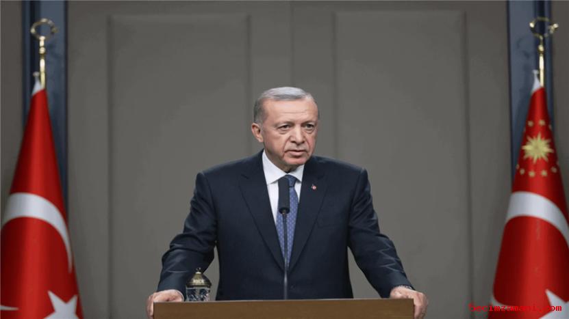 Cumhurbaşkanı Erdoğan, İstanbul'un Fethinin 571'inci Yıl Dönümünü Kutladı